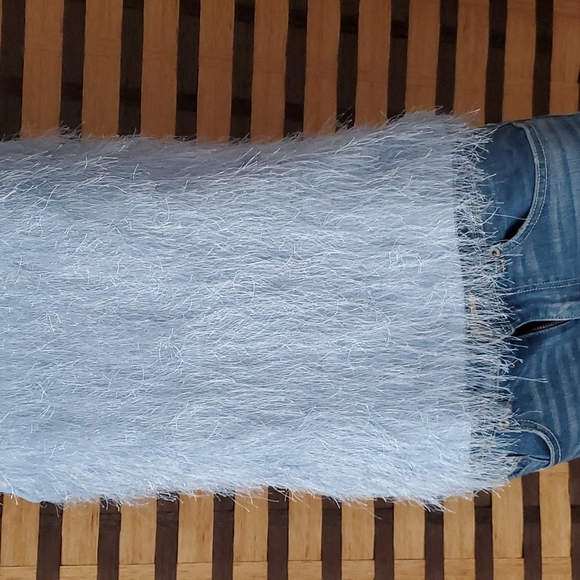 Vince Camuto Tops - Vince Camuto Ice blue furry tank top